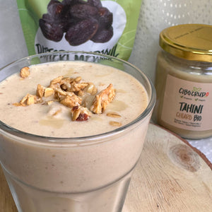 Shake proteico vegano con tahini e datteri